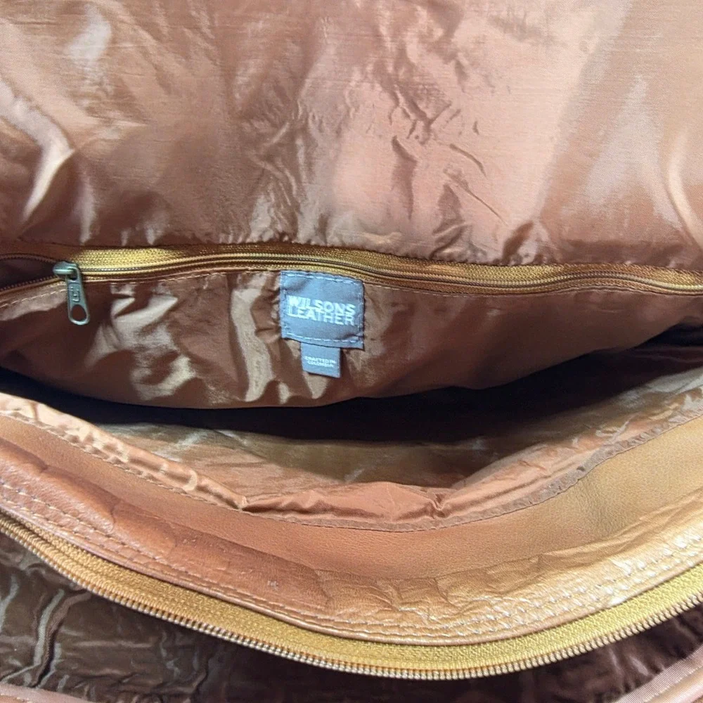 Vintage Wilsons Tan Leather Messenger Bag Flap Crossbody Adjustable Strap